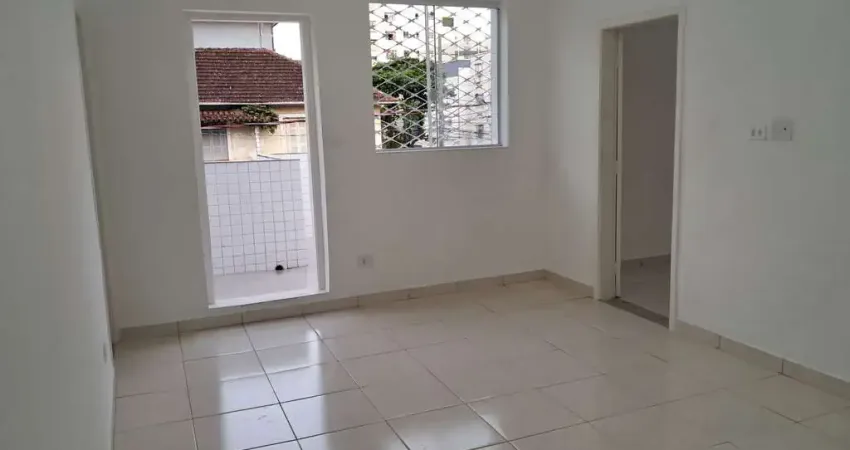 Casa com 3 quartos para alugar na Rua Teixeira de Freitas, 104, Campo Grande, Santos