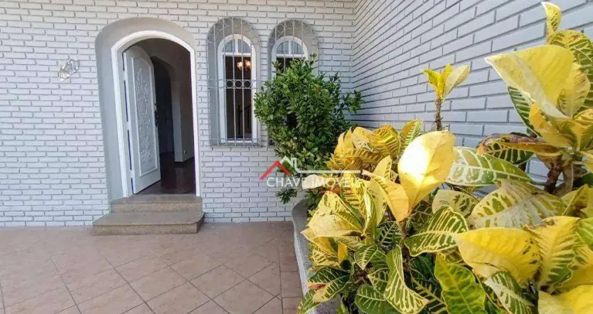 Sobrado com 4 dormitórios à venda, 232 m² por R$ 1.250.000,00 - Embaré - Santos/SP