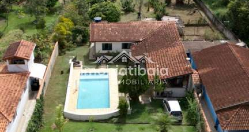 Chácara com lago e piscina à venda em Piracaia - Bairro Fortaleza - 3.000m²