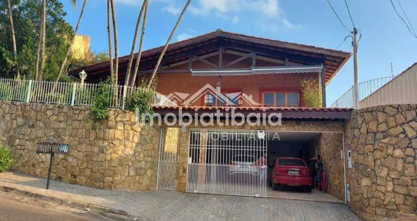 Casa à venda em Atibaia - Bairro nobre - 758 m²