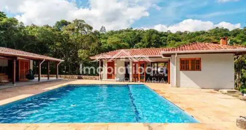 Sítio cinematográfico à venda em meio à natureza - 136.000 m²