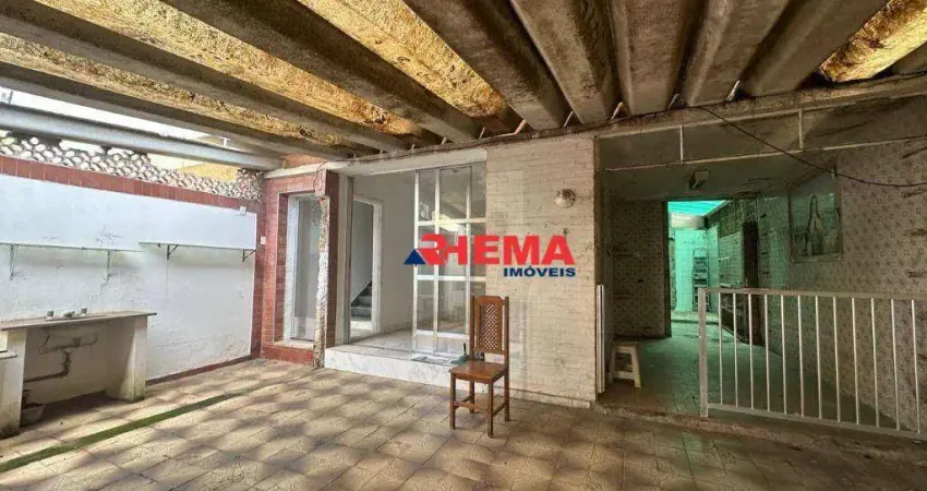 Sobrado com 3 dormitórios à venda, 144 m² por R$ 520.000,00 - Embaré - Santos/SP