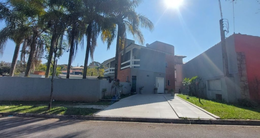 Casa em condomínio fechado com 4 quartos à venda no São Paulo II, Cotia 