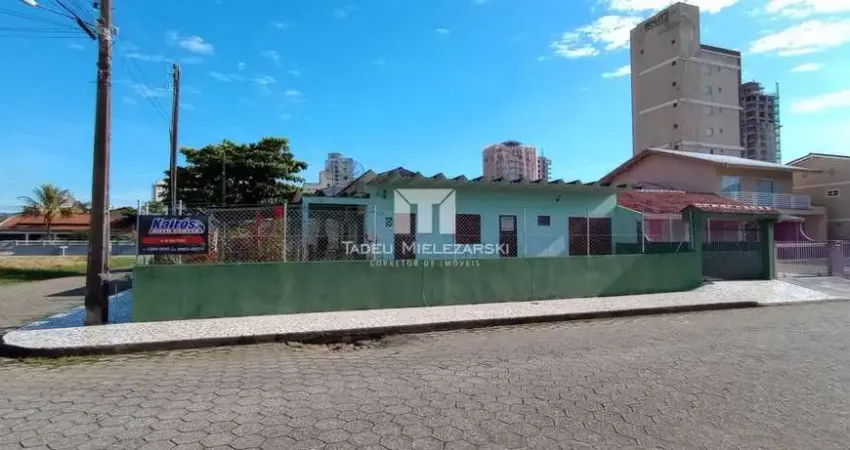 Casa com amplo pátio