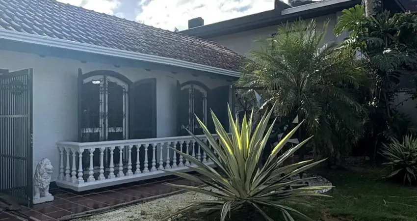 Casa diferenciada em Caiobá