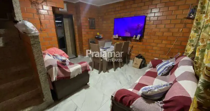 Sobrado em condomínio | Vila Voturua I São Vicente  | 02 dorms | 01 vaga | São Vicente.