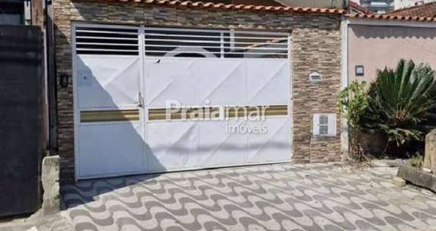 CASA COM EDICULA | 03 DORM | 01 SUITE | 01 VAGA DE GARAGEM | 140M² | CANTO DO FORTE - PRAIA GRANDE.