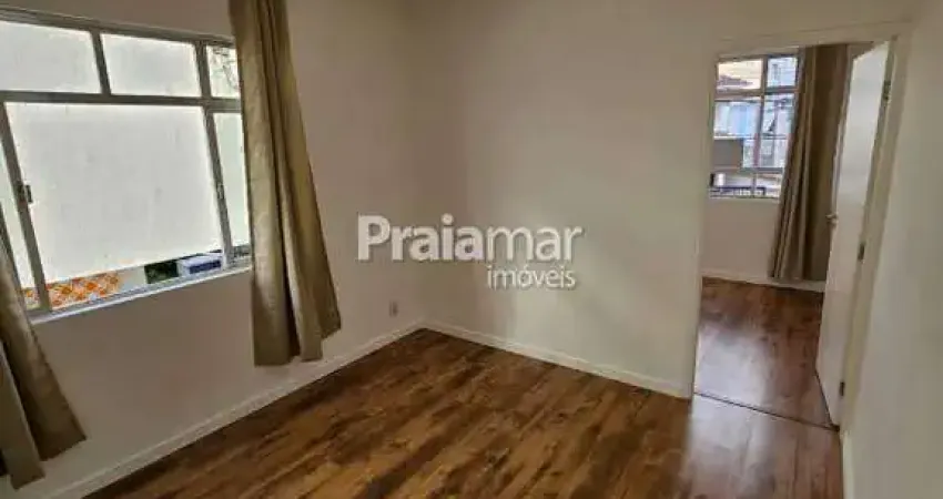APARTAMENTO À VENDA EM PONTA DA PRAIA I 1 DORMITÓRIO I REFORMADO I PROX PRAIA