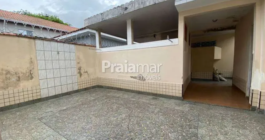 Casa Térrea 3 Dorm/ 198 m²/ 2 vagas de Garagem/ Vila Cascatinha/São Vicente.