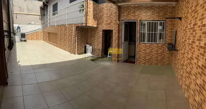 Casa dividida em duas residências no bairro São Domingos em Americana!