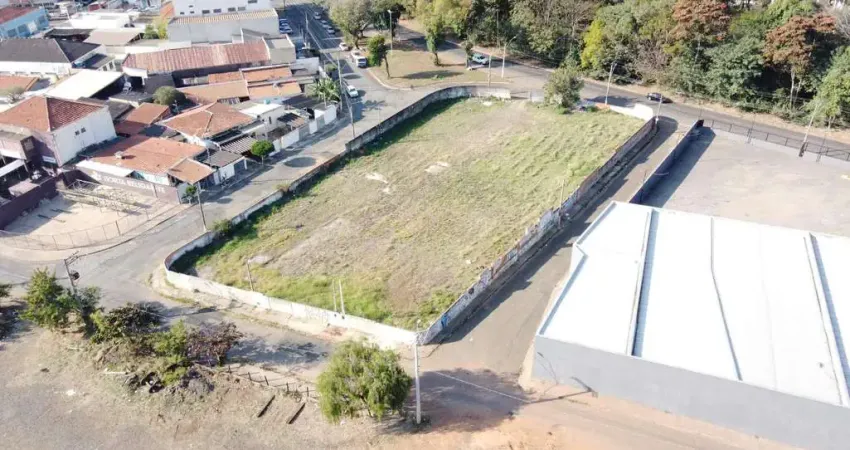 Terreno à venda na Rua José Alves da Cunha, Jardim Santana, Americana