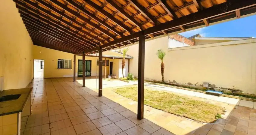 Casa com 4 quartos à venda na Rua Bolívia, Cechino, Americana