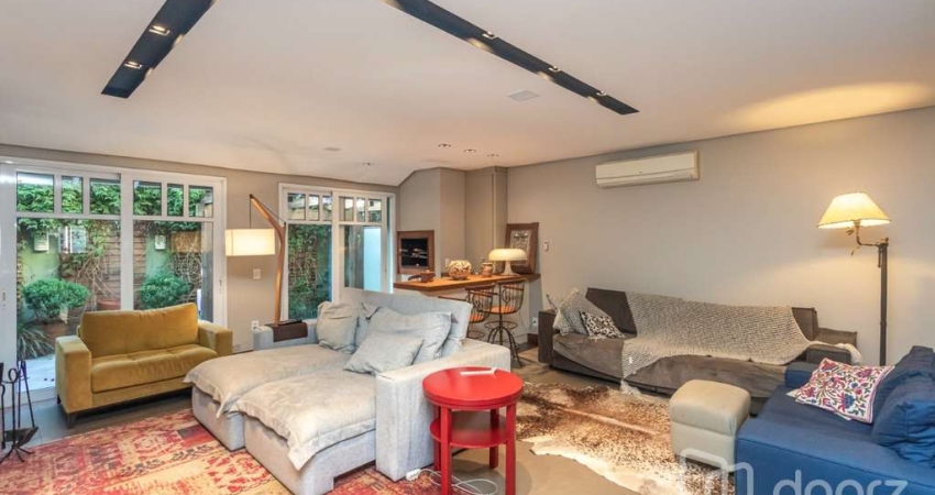 Casa em condomínio fechado com 3 quartos à venda na Rua Attílio Bilibio, 120, Jardim Carvalho, Porto Alegre