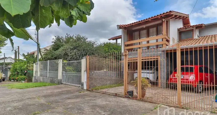 Casa com 2 quartos à venda na Rua Souza Lobo, 1296, Vila Jardim, Porto Alegre