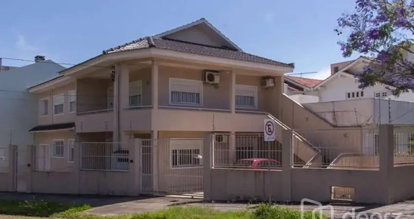 Casa com 5 quartos à venda na Praça Alfred Sehbe, 122, Vila Ipiranga, Porto Alegre