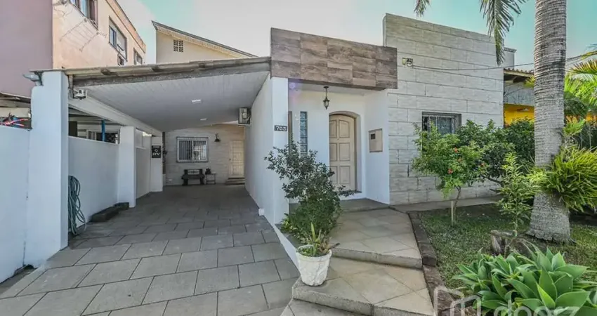 Casa com 4 quartos à venda na Rua das Caravelas, 783, Vila Ipiranga, Porto Alegre