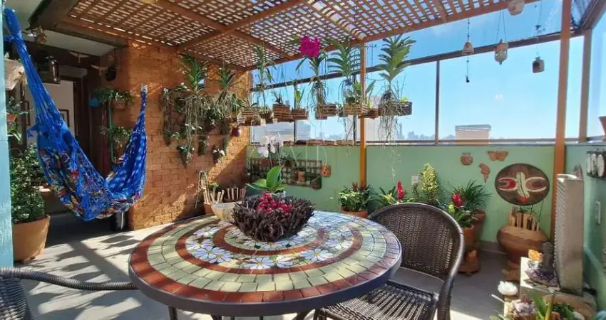 Bela cobertura muito aconchegante e reformada por arquiteto. com vista da cidade,  sol leste e norte, em rua tranquila e arborizada e próximo de todos os recursos do bairro!!!