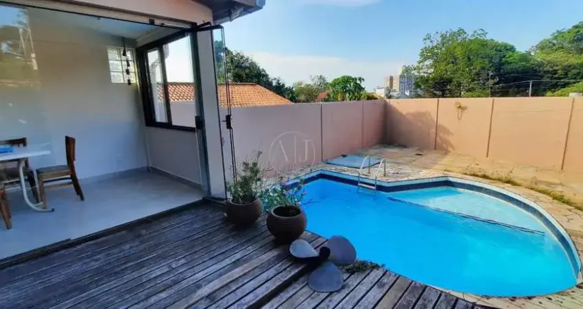 Casa em rua calma com amplo pátio com piscina e espaço gourmet!!!!