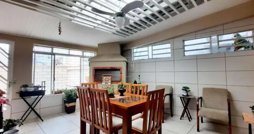 3 dormitórios, suíte, terraço, churrasqueira, lareira, garagem e em ótima localização!!!