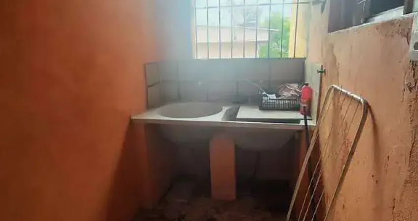 Casa com 3 quartos para alugar na Rua José Amaral, Ouro Preto, Belo Horizonte