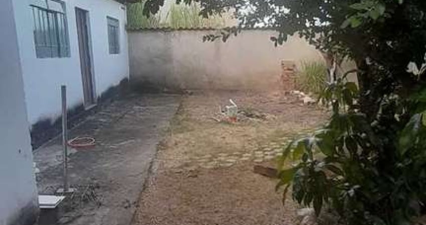 Casa em Adeodato  -  Santa Luzia