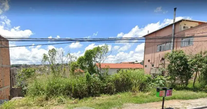 Casa comercial à venda na Avenida Brasília, São Benedito, Santa Luzia