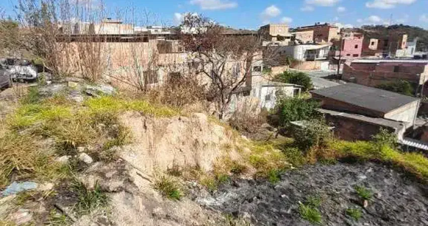 Casa comercial à venda na Rua dos Manacás, Imperial, Santa Luzia