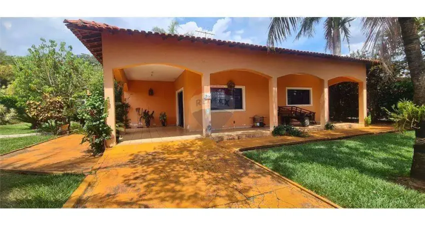 Casa para venda em condomínio no village bandeirante i. chacára para venda em condomínio.