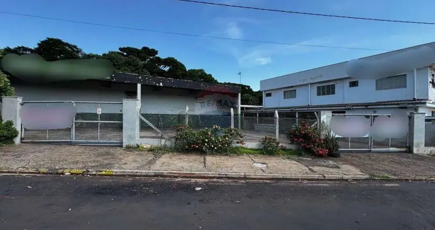 Galpão industrial de 600m² – escritórios, oficina e pátio para manobra