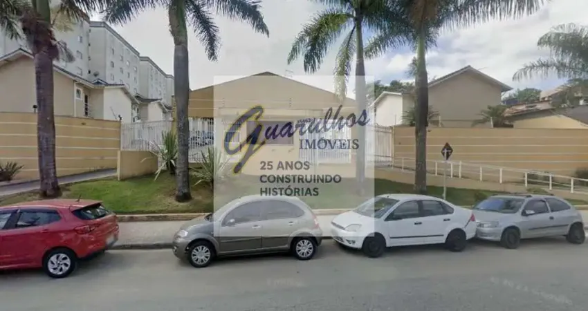 Sobrado com 3 suítes em Condomínio fechado, a venda por R$530.000,00