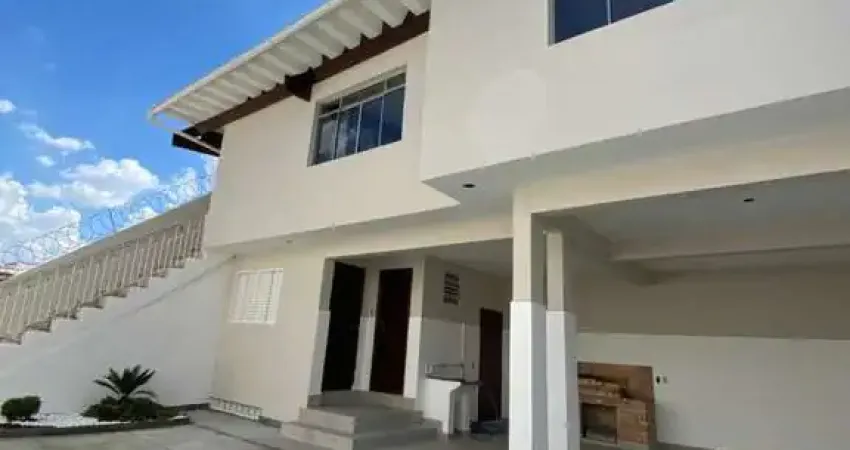 Maravilhoso sobrado na vila galvao podendo ser residencial ou comercial .