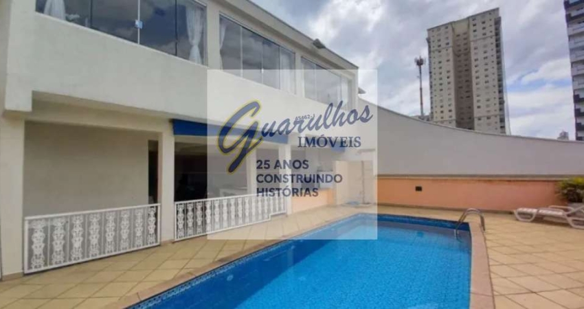 Execelente casa com piscina na Vila Rosália 4 dorms, 3 suítes por R$1.700.000,00