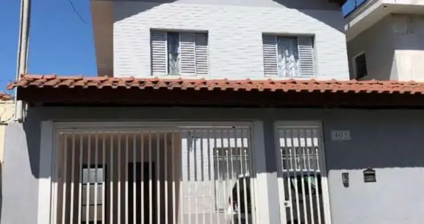 Lindo sobrado no centro da vila galvão  com 03 dormitórios amplos, sendo 01 suíte, sala ampla, cozin