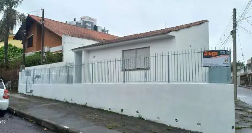 Casa com 2 quartos para alugar na Rua Joana D Arc, 75, Nossa Senhora de Lourdes, Santa Maria