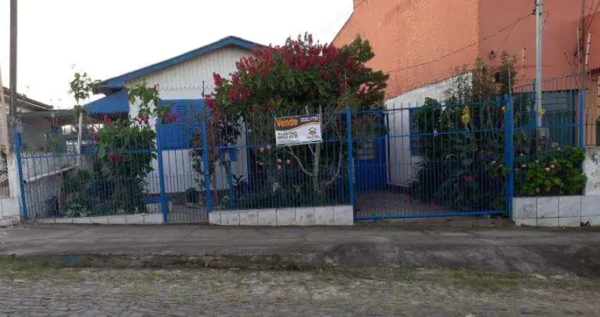Casa à venda na Rua Carlos Schirmer, 142, Presidente João Goulart, Santa Maria