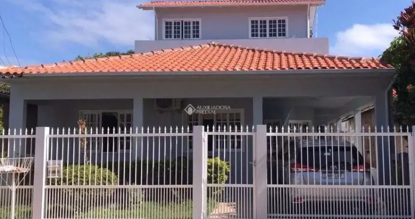 Casa com 4 quartos à venda na Ruth Da Cruz Secco, 218, Centro, Imbituba