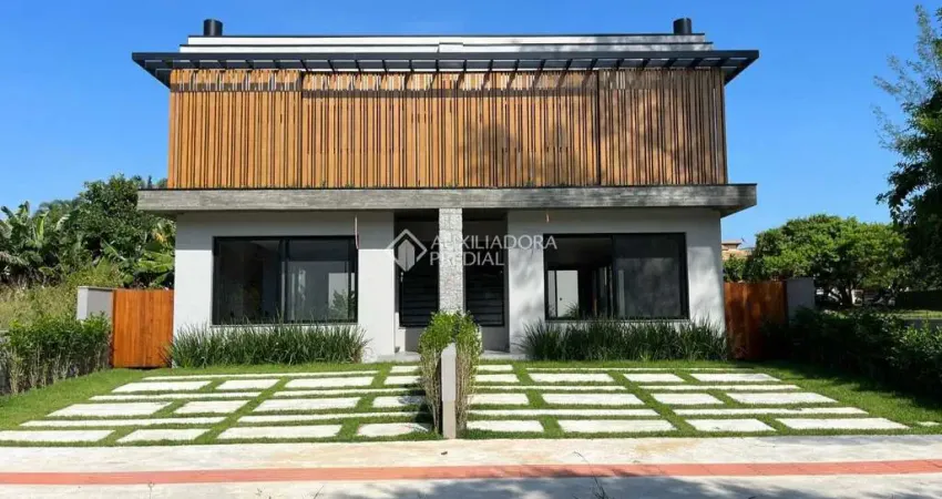 Casa com 3 quartos à venda na Vitor Carlos Nauck, 7886, Centro, Garopaba