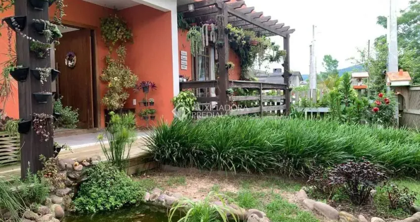 Casa com 3 quartos à venda na Tomaz Hilario Fernandes, 980938, Areais da Palhocinha, Garopaba