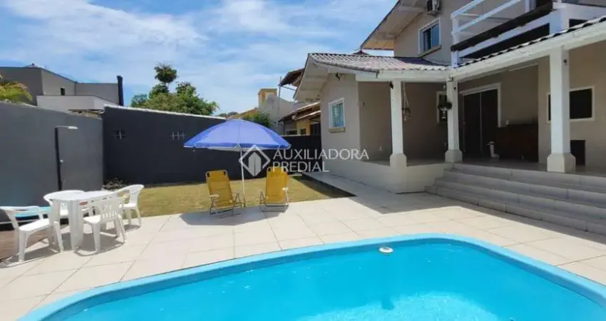 Casa com 3 quartos à venda na Rua Bernardino Manoel Rodrigues, 408, Jardim Panorâmico, Garopaba