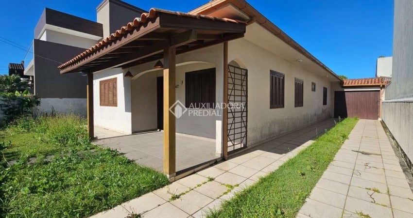 Casa com 4 quartos à venda na Rozalina De Aguiar Lentz, 447, Centro, Garopaba