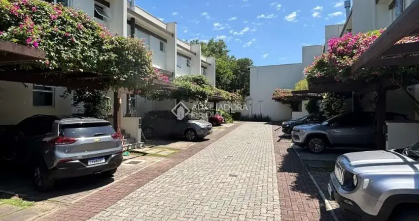 Casa em condomínio fechado com 3 quartos à venda na Rua Conselheiro Xavier da Costa, 3428, Ipanema, Porto Alegre