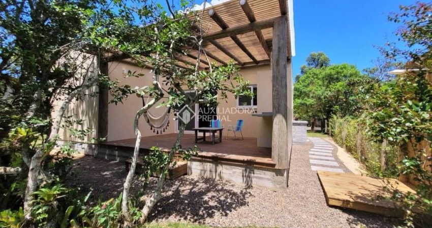 Casa com 2 quartos à venda na Dos Camarões, 1323, Praia da Ferrugem, Garopaba
