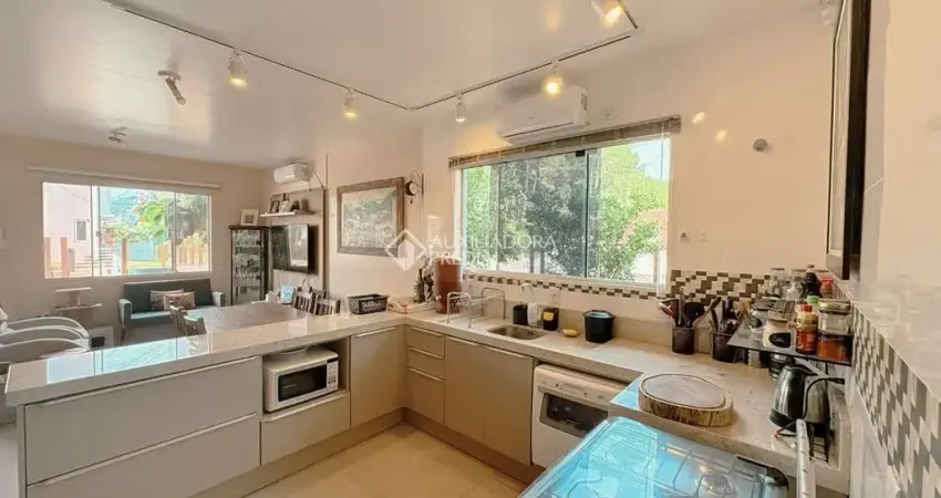 Casa com 2 quartos à venda na Do Galeão, 36, Ambrósio, Garopaba