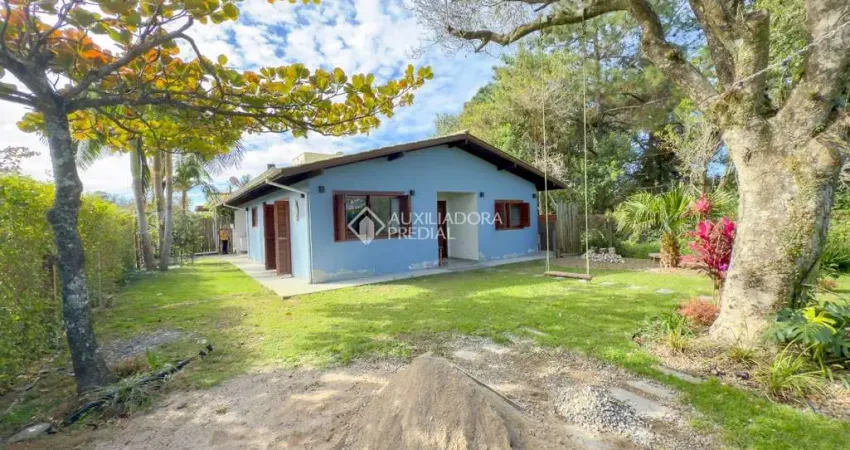 Casa com 3 quartos à venda na Robalo, 210, Praia da Barra, Garopaba
