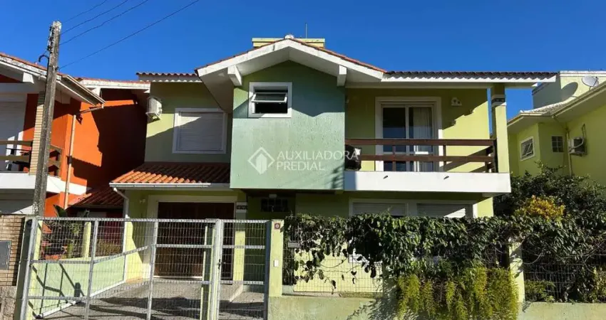 Casa com 4 quartos à venda na Olívio Duarte De Sena, 387, Centro, Garopaba