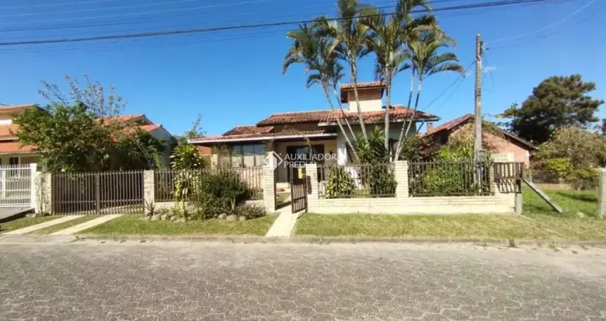 Casa com 3 quartos à venda na Rua Bernardino Manoel Rodrigues, 1380, Centro, Garopaba