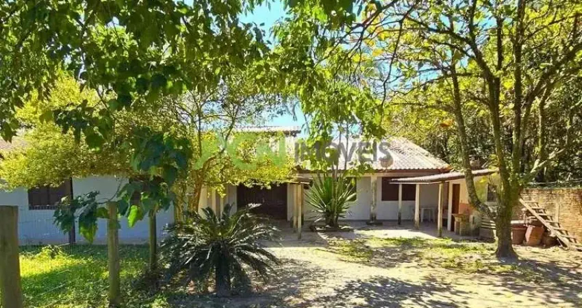 Casa na praia de imbituba, bairro alto arroio á 200 metros até a lagoa de ibiraquera