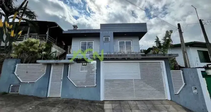 Linda casa com 178,57 m², localizada em ponto elevado com uma vista encantadora.