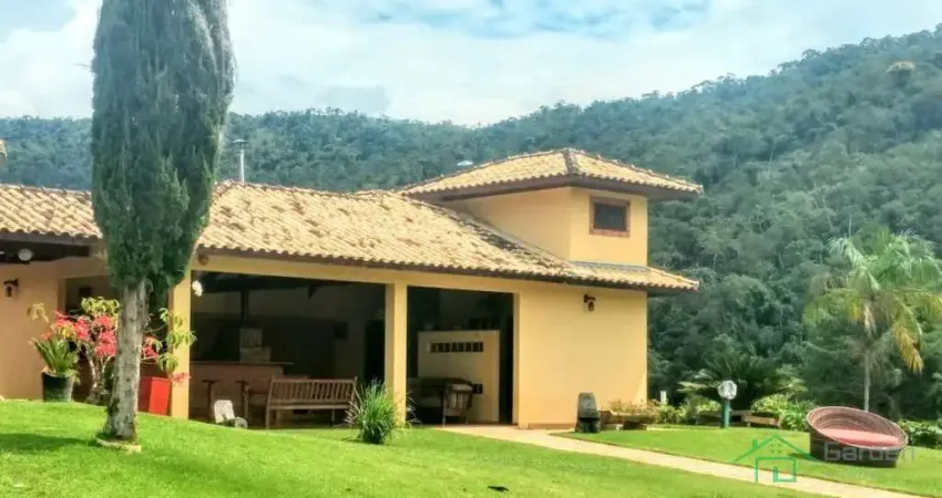 Chácara / sítio com 3 quartos para alugar no Centro, Paraibuna