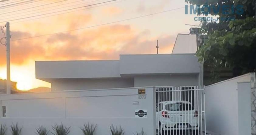 Casa Térrea Próximo à Praia do Flamingo - Matinhos PR